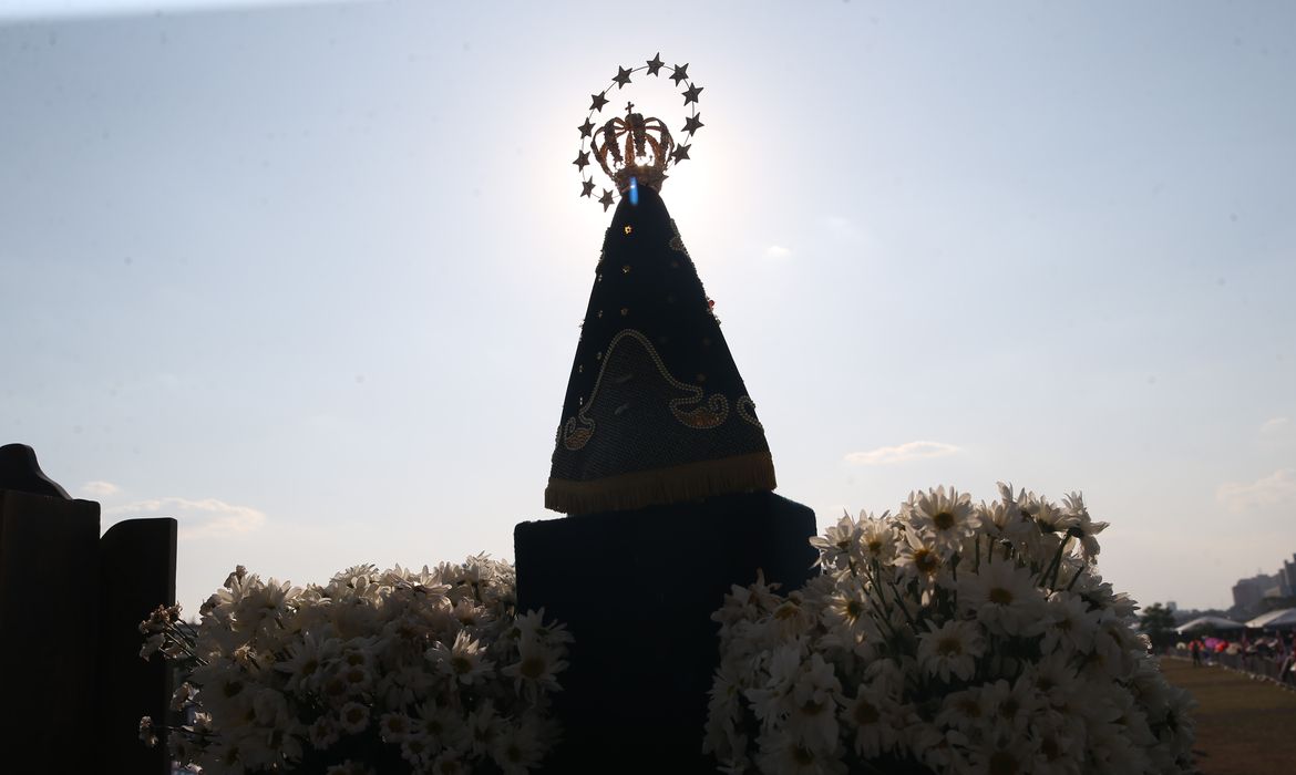 Missa em ação de graças a nossa Senhora Aparecida na esplanada dos ministérios.