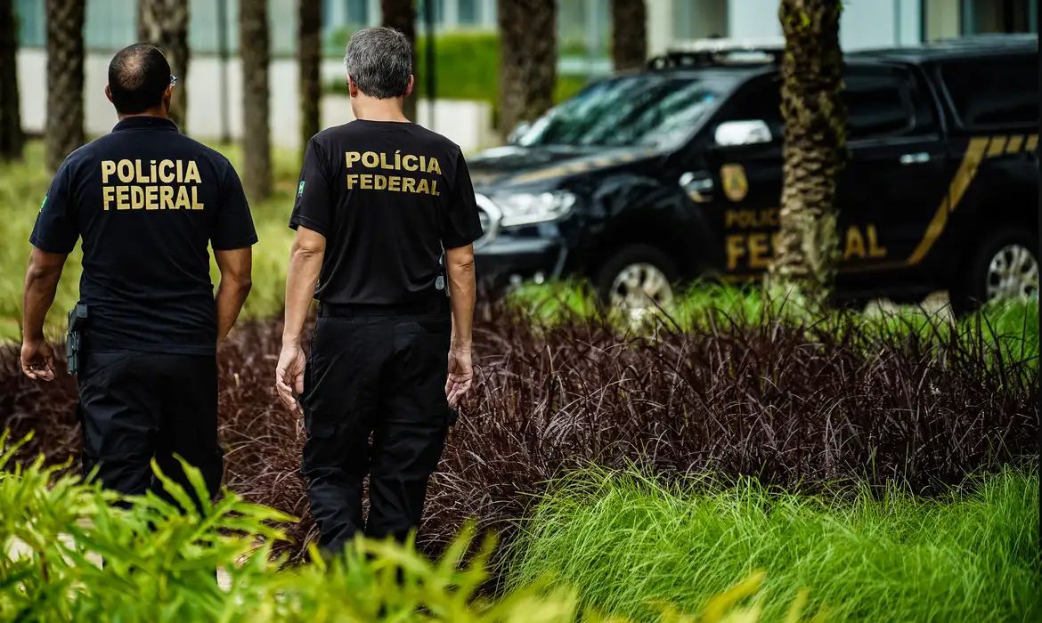 Brasília (DF), 22/02/2024, Movimentação de Policiais Federais, em frente ao Prédio da Polícia Federal em Brasília. Foto: Rafa Neddermeyer/Agência Brasil