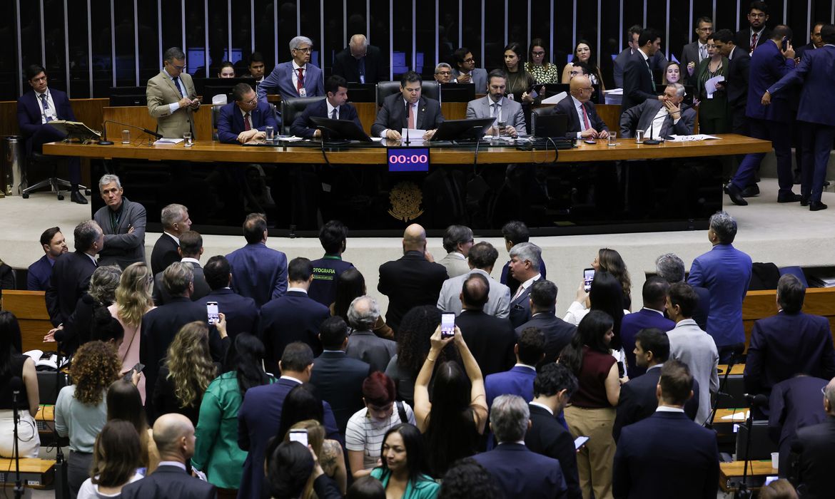 Brasília 27/11/2025 - Sessão do Congresso Nacional durante sessão plenária semipresencial para análise de vetos presidenciais. Presidentes, Hugo Motta e Davi alcolumbre. Foto Lula Marques/Agência Brasil