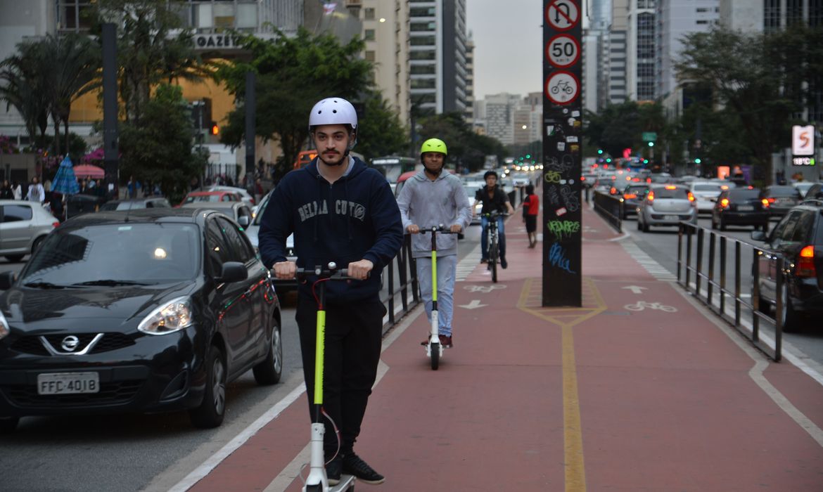 Ciclovia da Avenida Paulista facilita a mobilidade urbana na cidade de São Paulo.